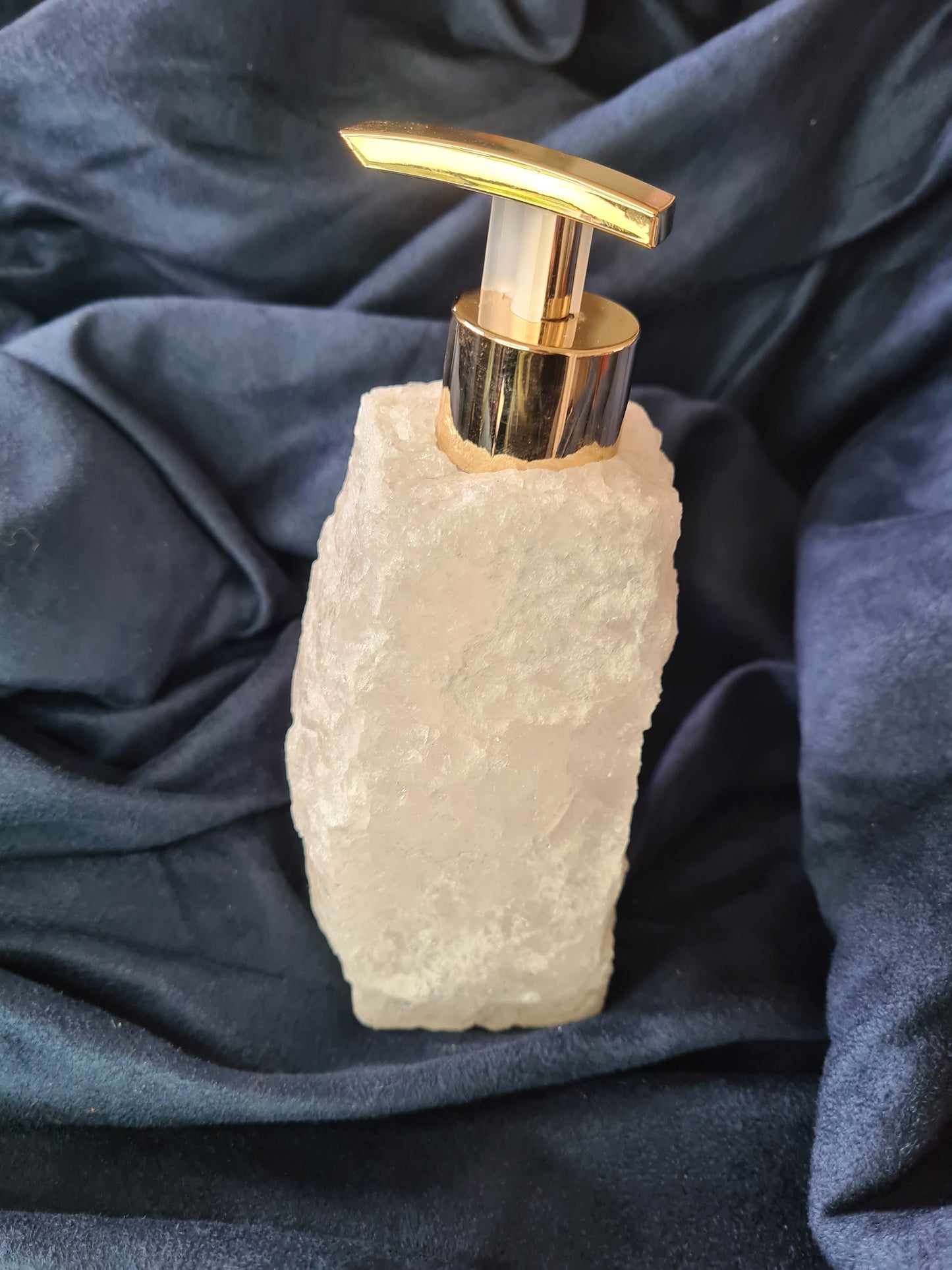 Distributeur de savon Cristal de Roche Brut de qualité Extra