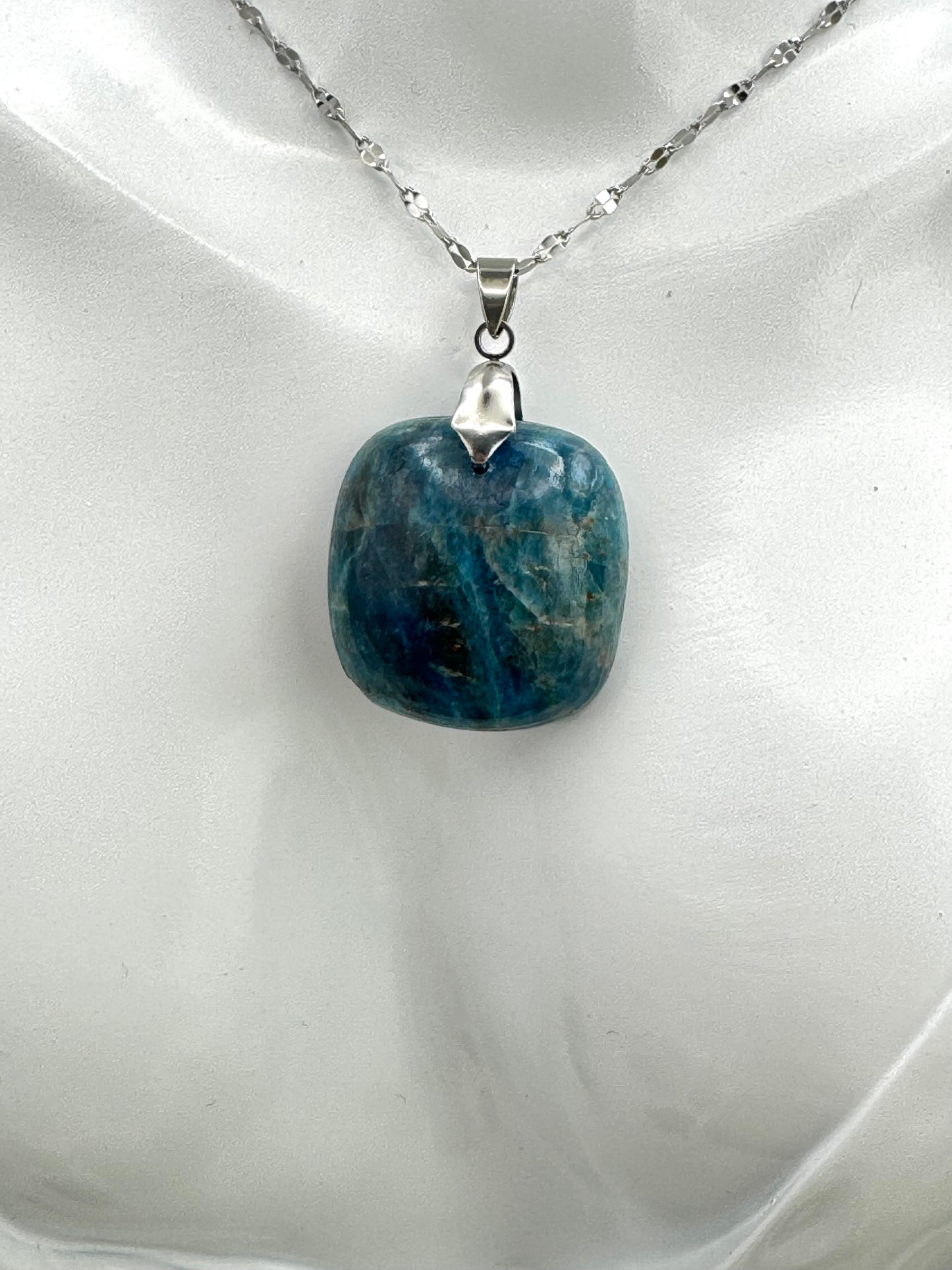 Pendentif Apatite Bleue carré