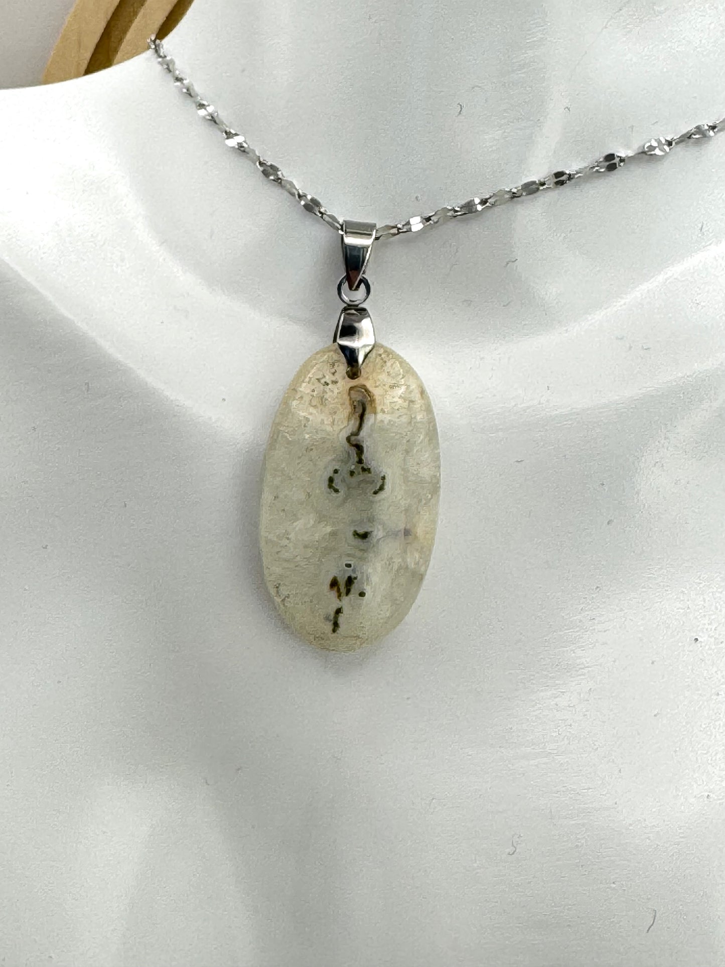 Pendentif Quartz Solaire ovale