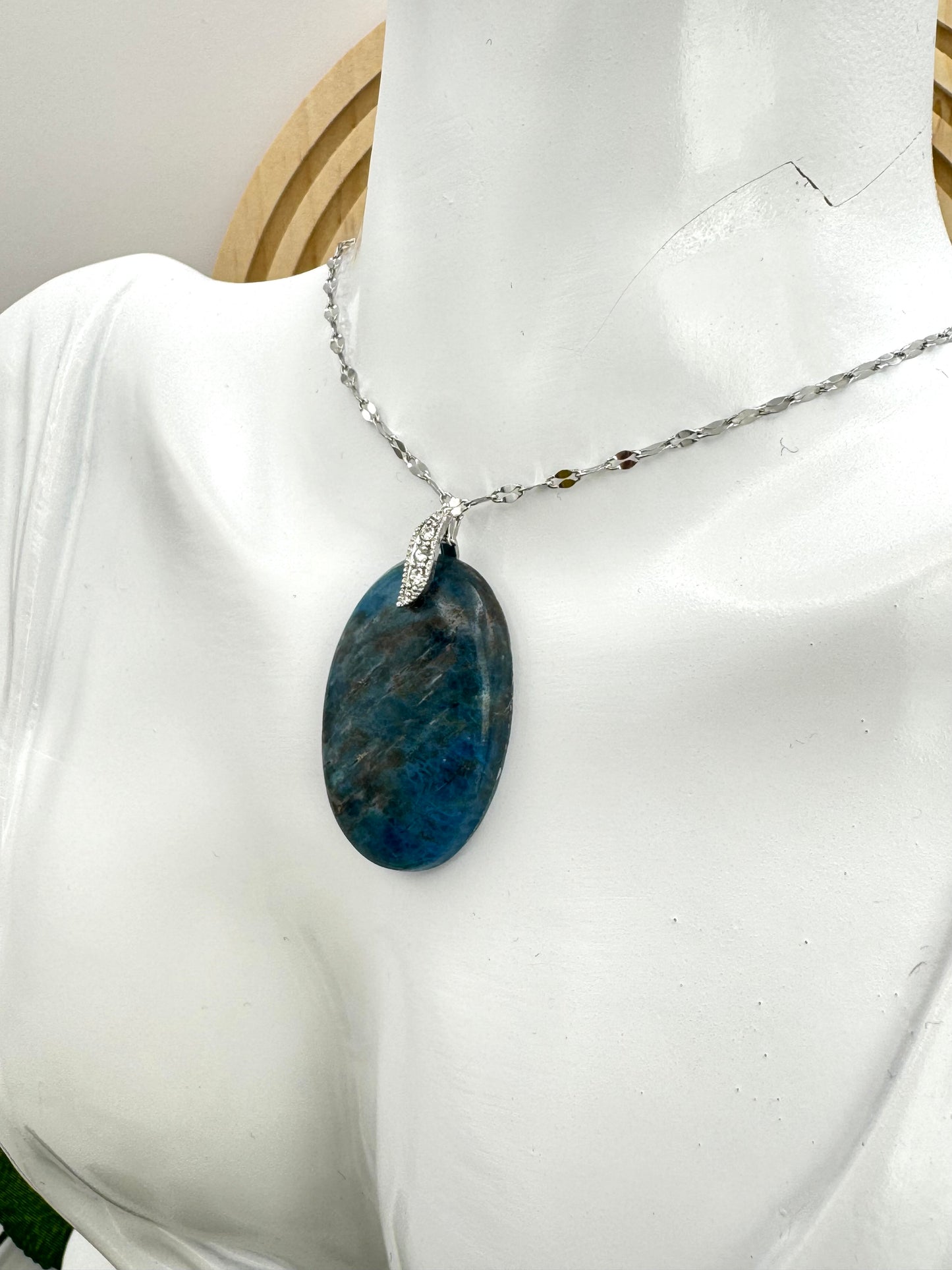 Pendentif Apatite Bleu Ovale