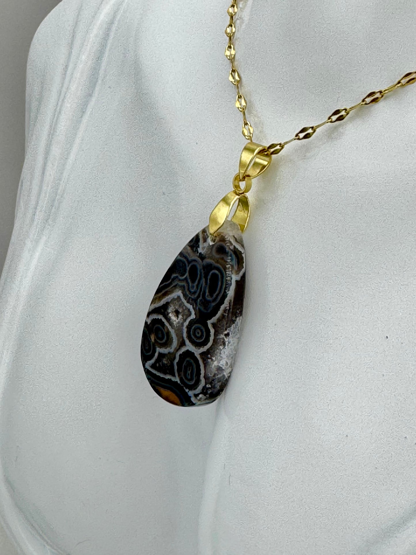 Pendentif Calcédoine d’Indonésie goutte