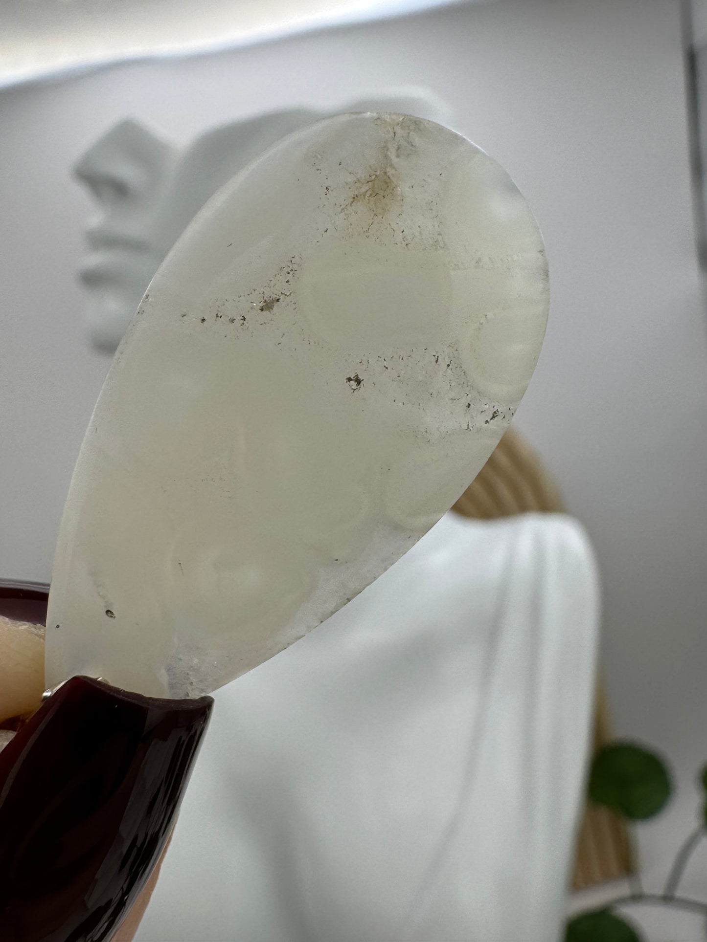 Pendentif Calcédoine d’Indonésie goutte blanche