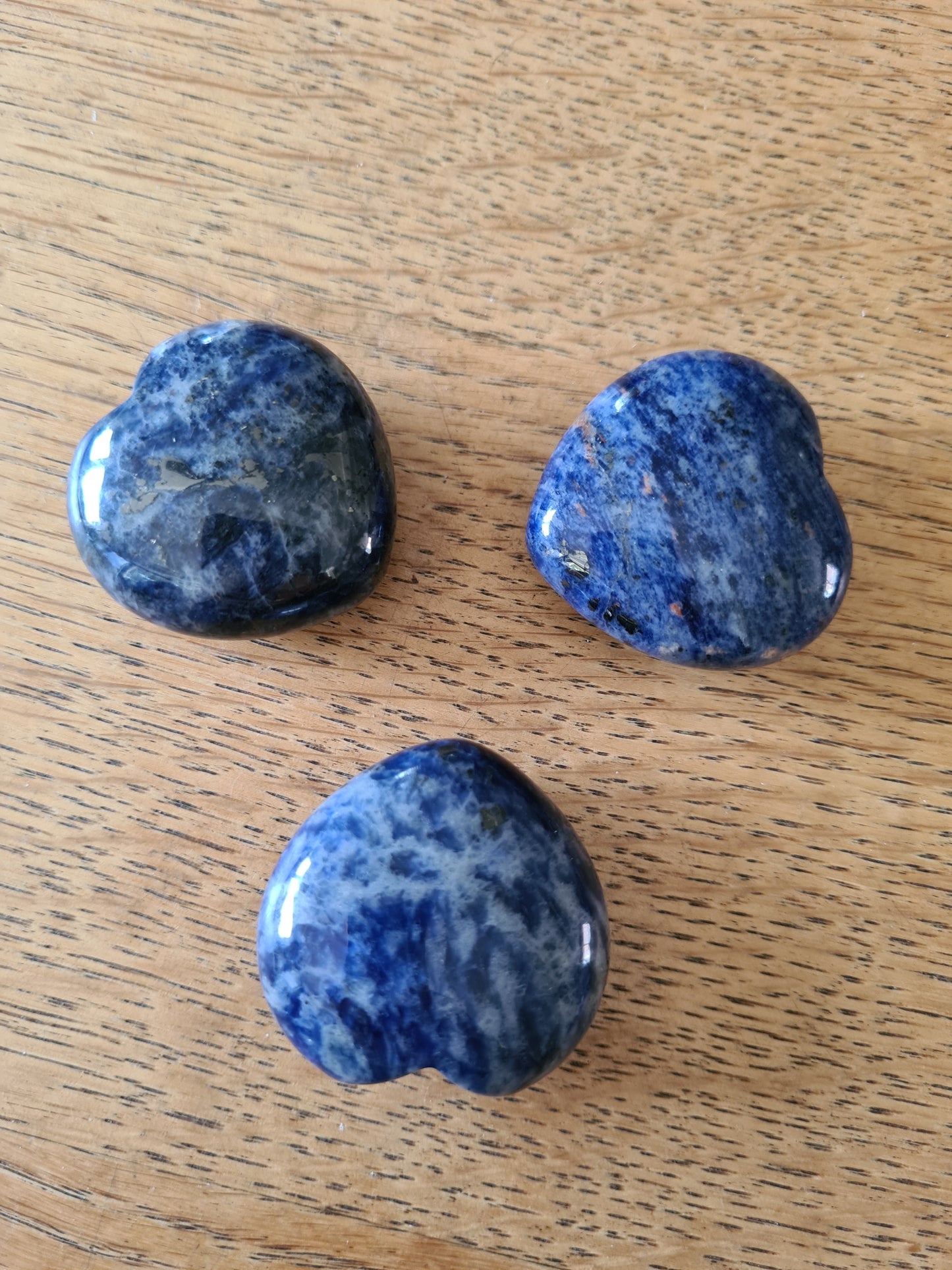 Sodalite Heart Pebble 40 mm