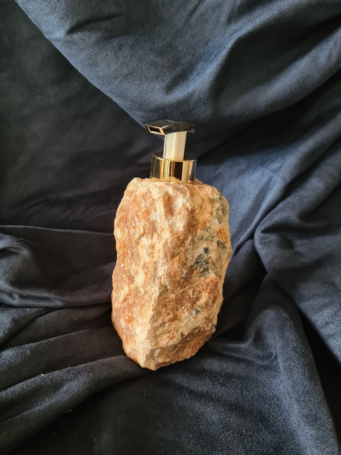 Soap dispenser Calcite Orchid raw quality Extra