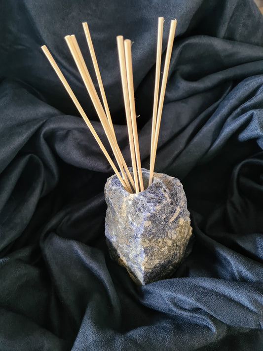 Diffuseurs huile essentielles ou porte brosse à dents en Sodalite brut de qualité Extra