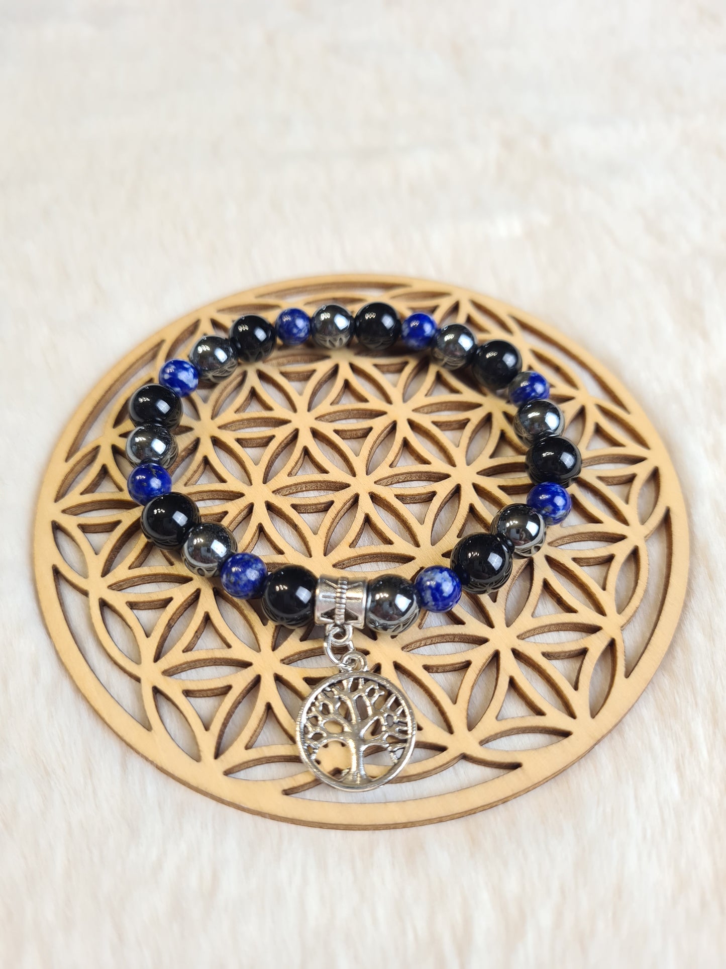 Bracelet "Bouclier énergique et Communication" en Onyx 8mm, Hématite 8mm et Lapis Lazuli 6mm.