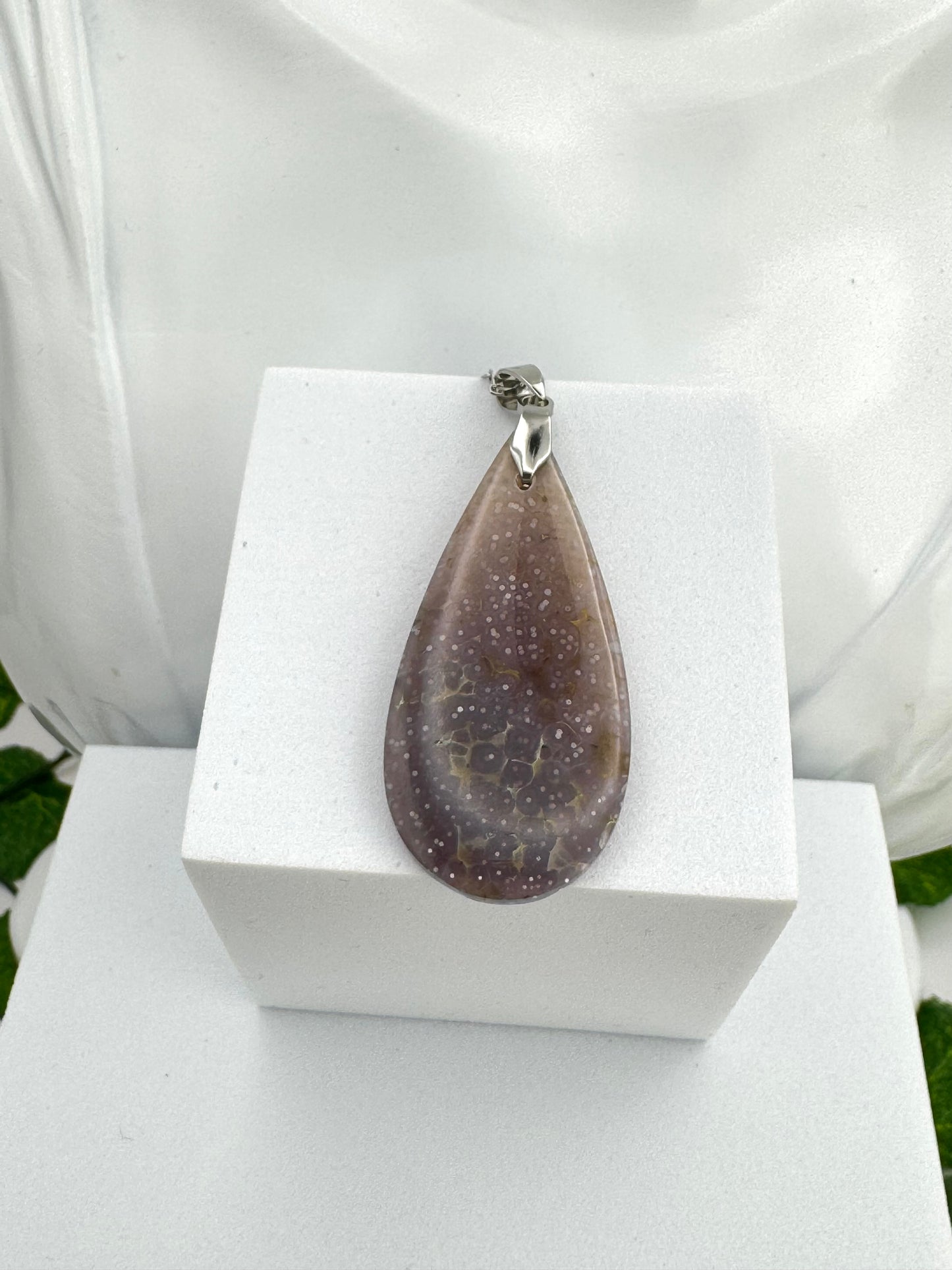 Pendentif Calcédoine d’Indonésie goutte violette