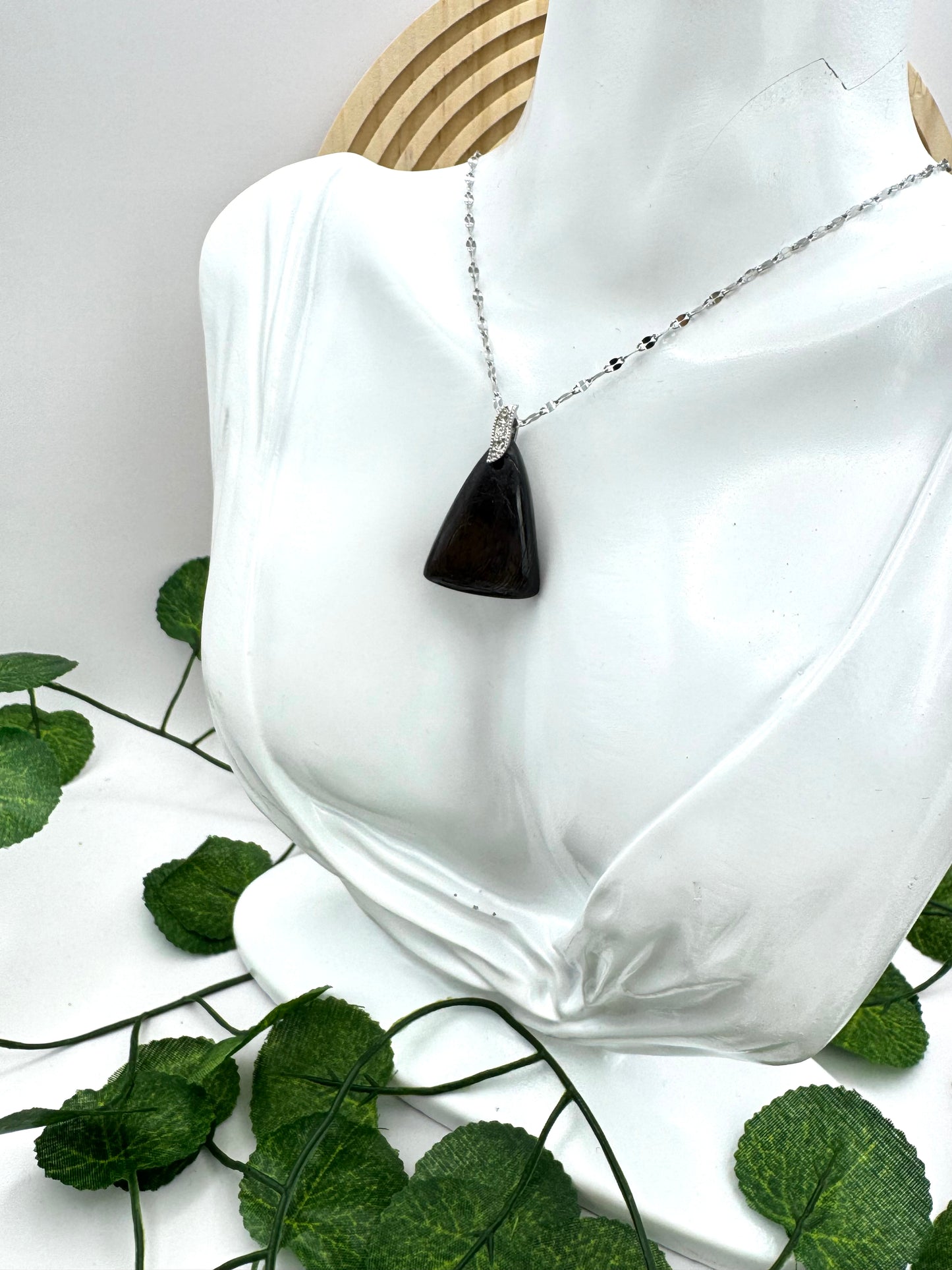 Pendentif Hypersthène triangulaire