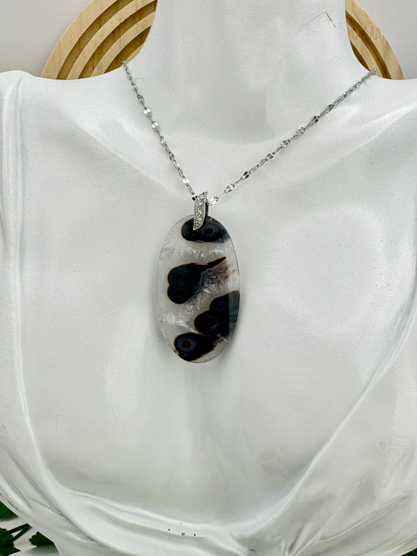 Pendentif Calcédoine d’Indonésie ovale