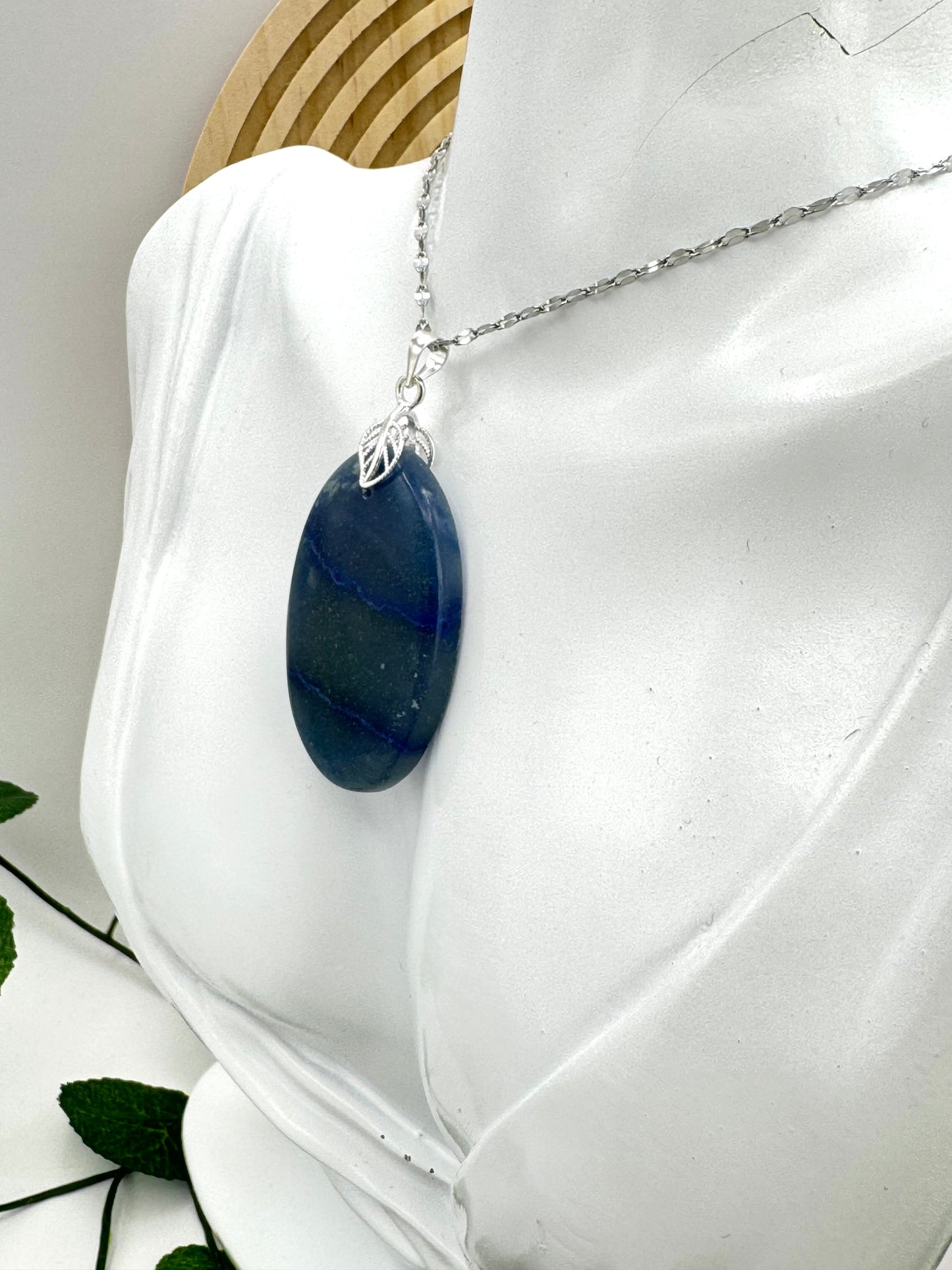 Pendentif Quartz Bleu ovale
