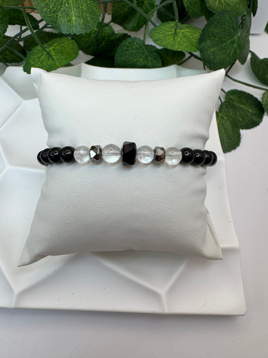 Bracelet Tourmaline 6mm, Cristal de Roche & Jais Facetté avec Swarovski Gris « Élégance Contrastée »